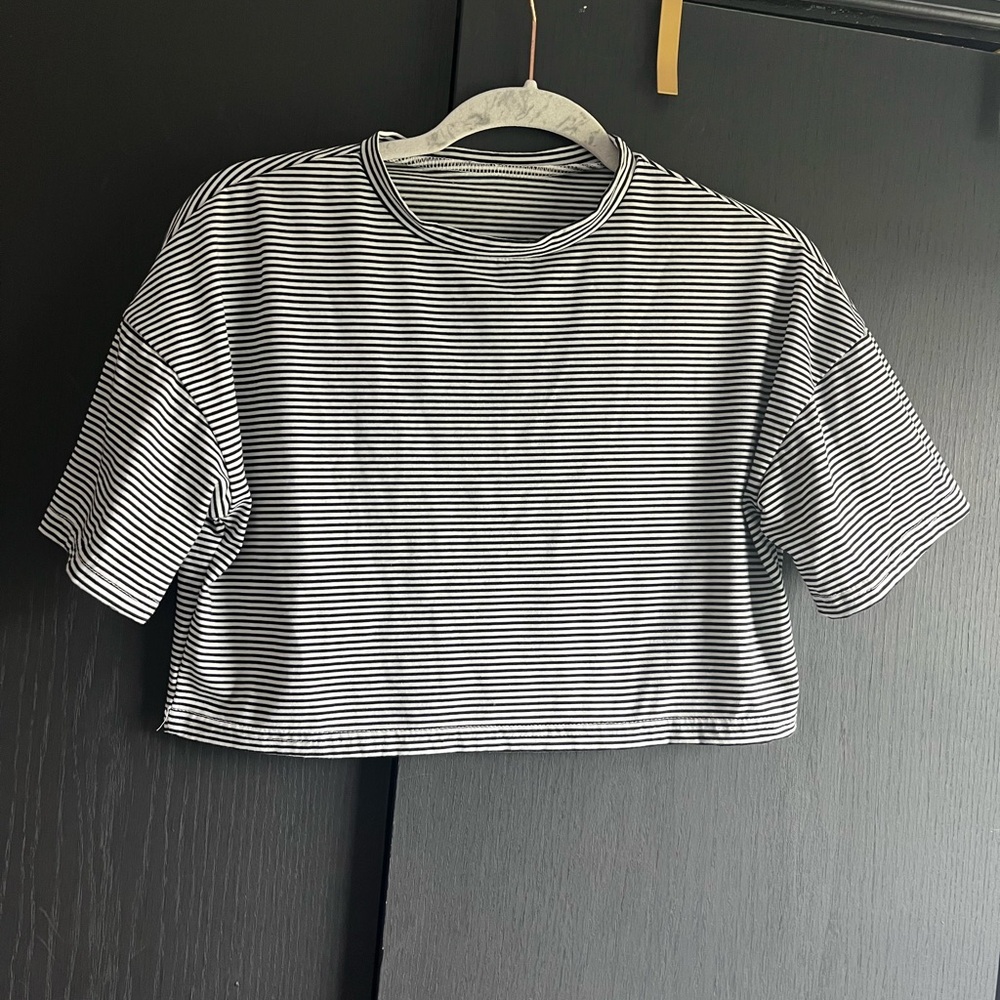 Women’s Oversized Striped Crop Top size Small